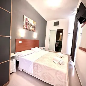 Alius&freerome Hotel