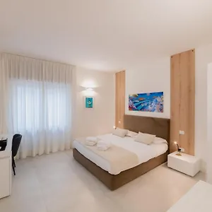 https://lo-studio-di-viale-lo-re-camere-caffe.lecce-hotels.com